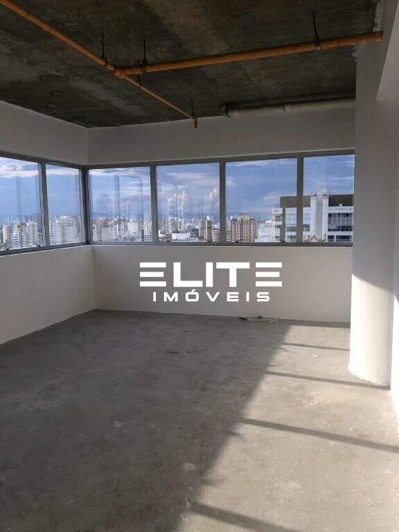 Sala à venda no Centro: 