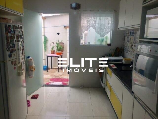 Sobrado à venda no Vila Linda: 