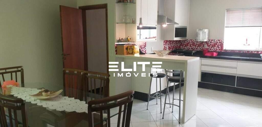 Sobrado à venda no Jardim Paraíso: 