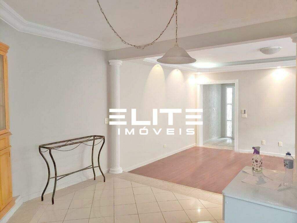 Sobrado à venda no Vila Scarpelli: 