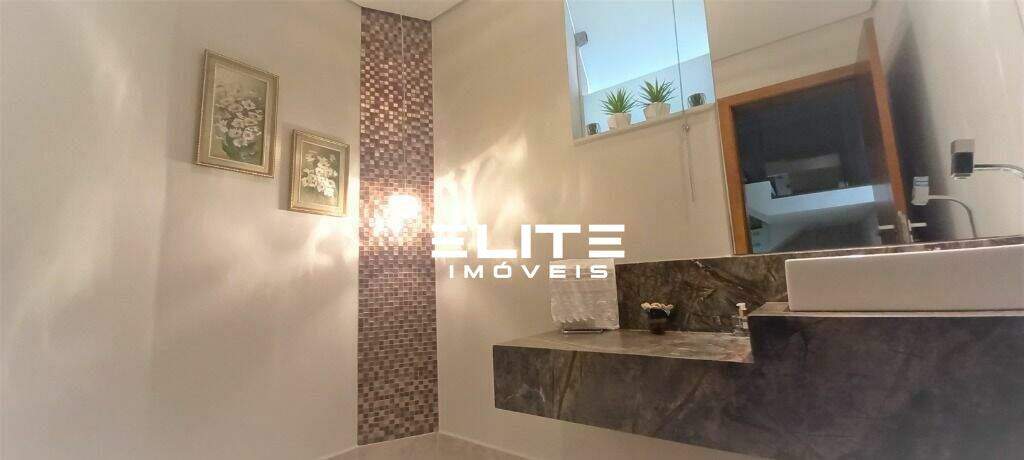 Sobrado à venda no Jardim Bom Pastor: 