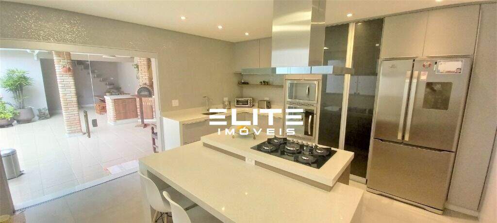 Sobrado à venda no Jardim Bom Pastor: 