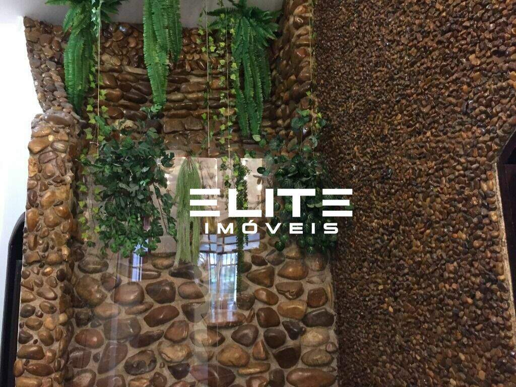 Prédio à venda no Centro: 