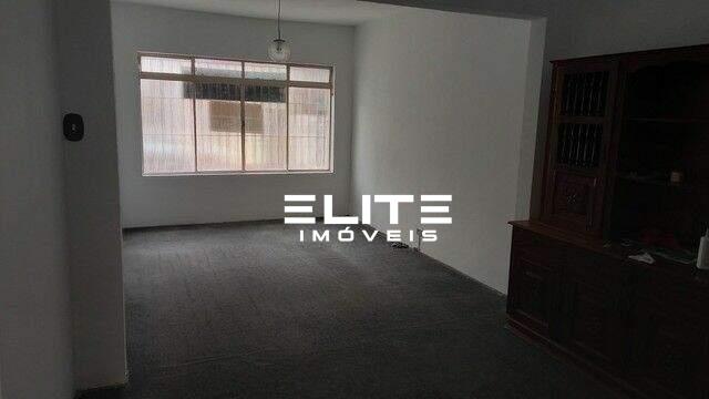 Casa à venda no Centro: 