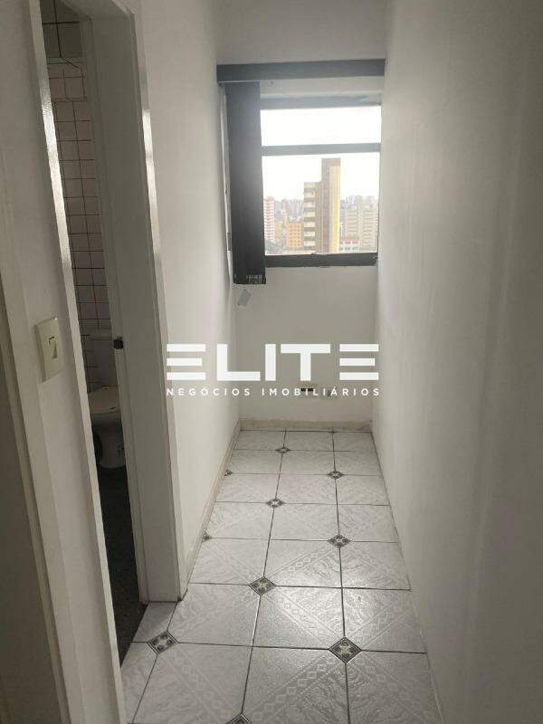 Sala à venda no Centro: 