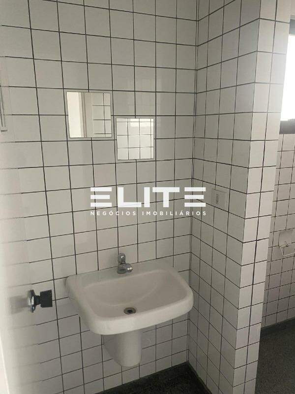 Sala à venda no Centro: 