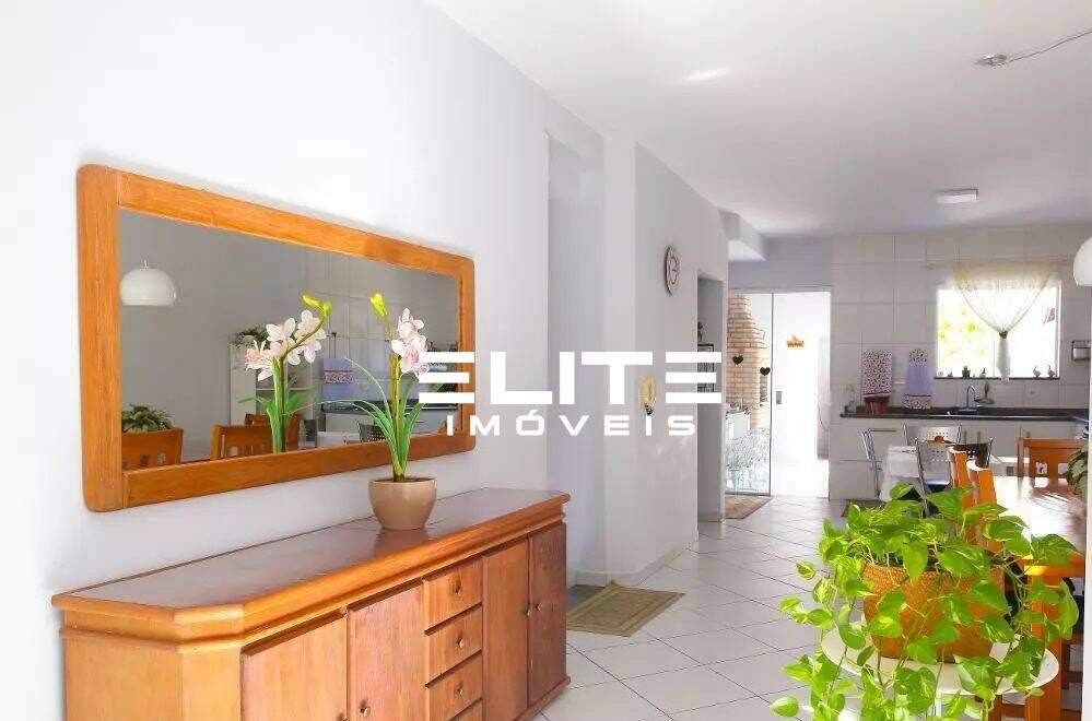 Sobrado à venda no Bairro Jardim: 