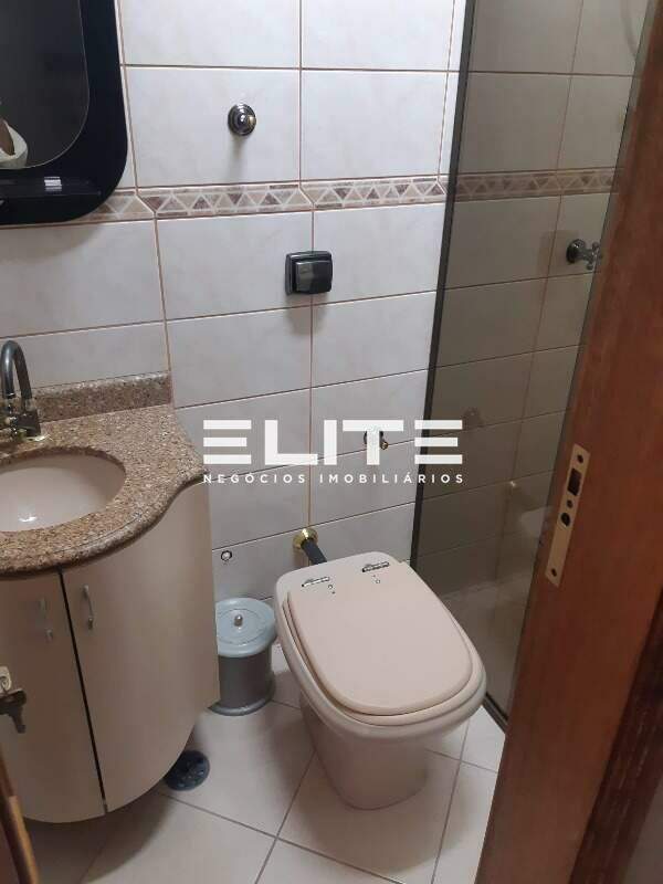 Sala à venda no Centro: 