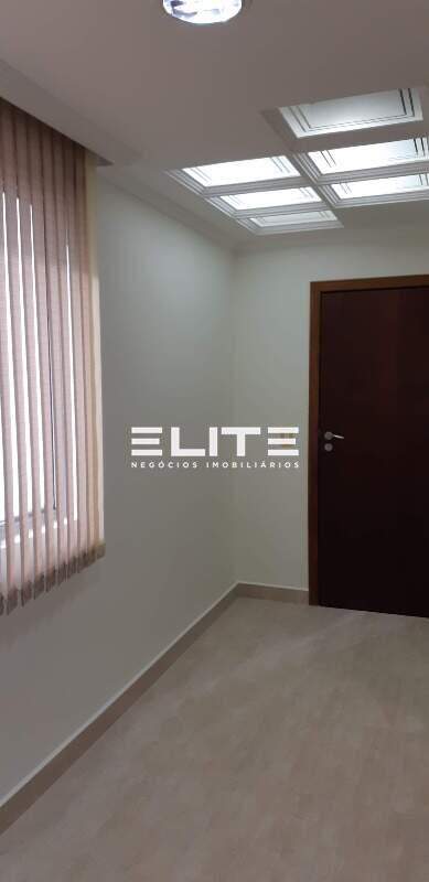 Sala à venda no Centro: 