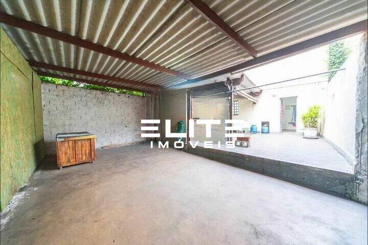 Sobrado à venda no Centro: 