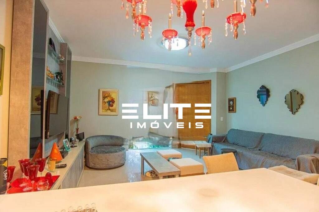 Sobrado à venda no Centro: 