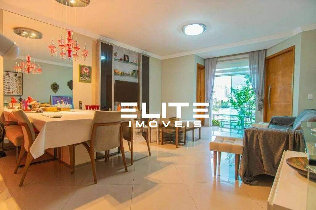 Sobrado à venda no Centro: 