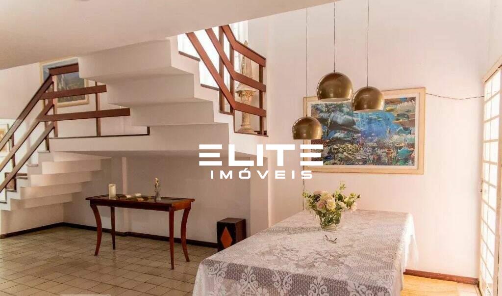 Sobrado à venda no Bairro Jardim: 