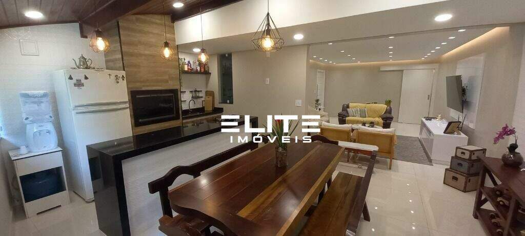 Sobrado à venda no Jardim Marek: 