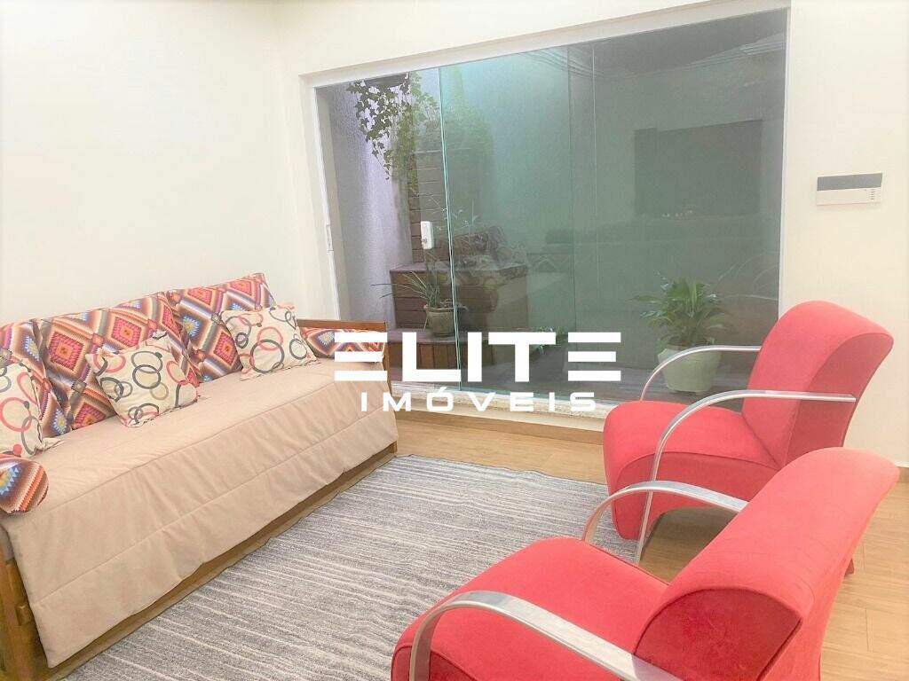 Sobrado à venda no Vila Scarpelli: 