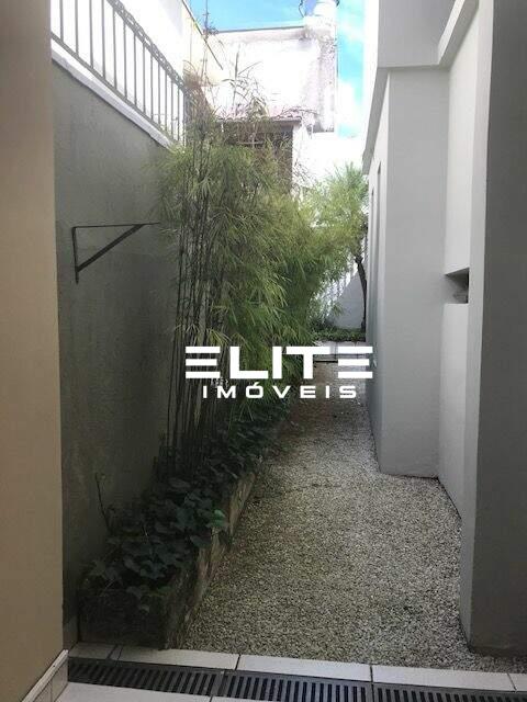 Sobrado à venda no Santa Maria: 