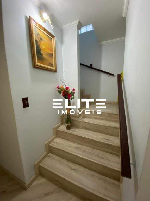 Sobrado à venda no Jardim Rina: 