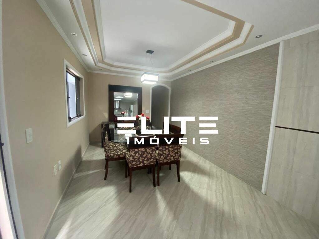 Sobrado à venda no Jardim Rina: 