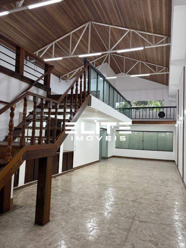 Salão à venda no Bairro Jardim: Entrada