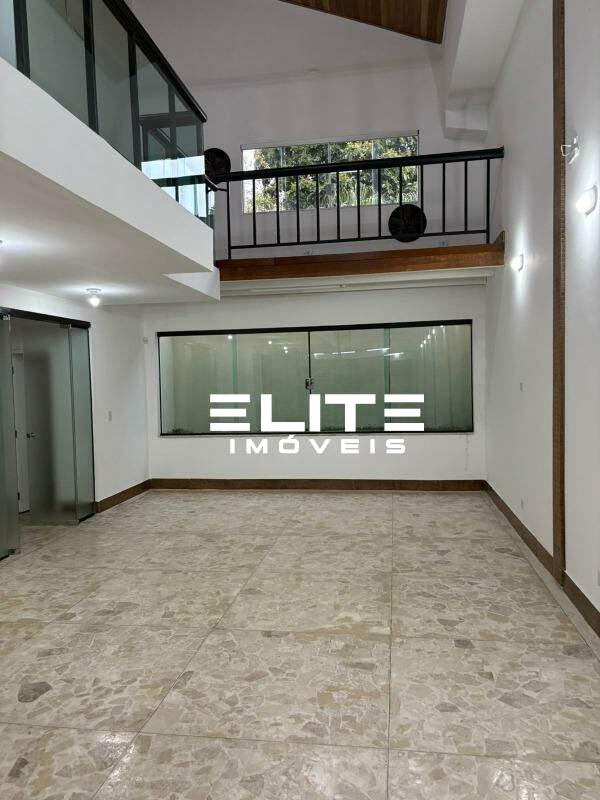 Salão para aluguel no Bairro Jardim: Entrada