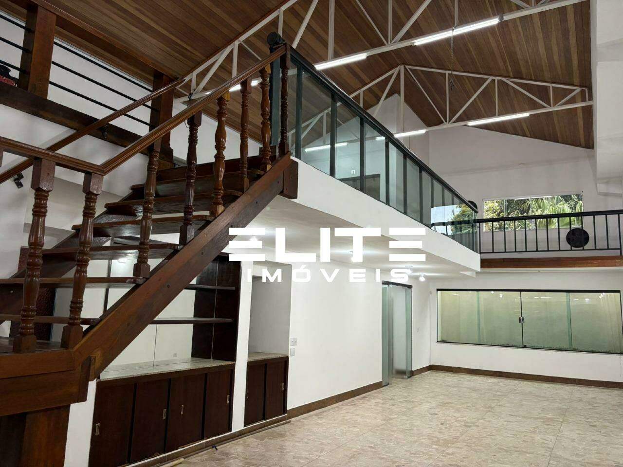 Salão para aluguel no Bairro Jardim: Entrada