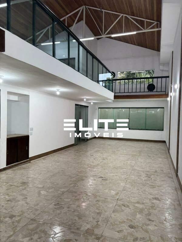 Salão para aluguel no Bairro Jardim: Entrada