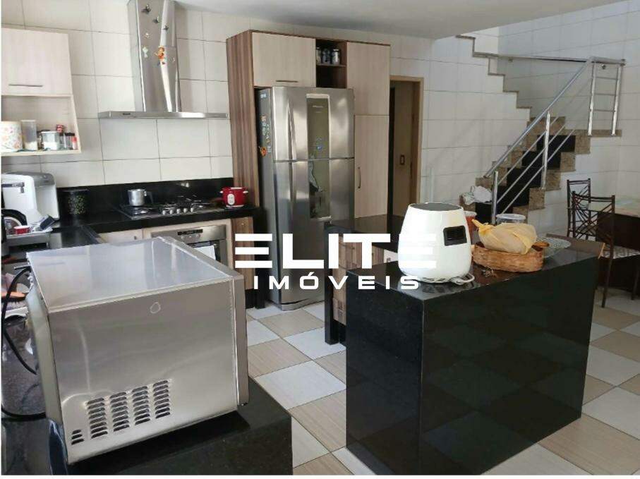 Sobrado à venda no Campestre: 