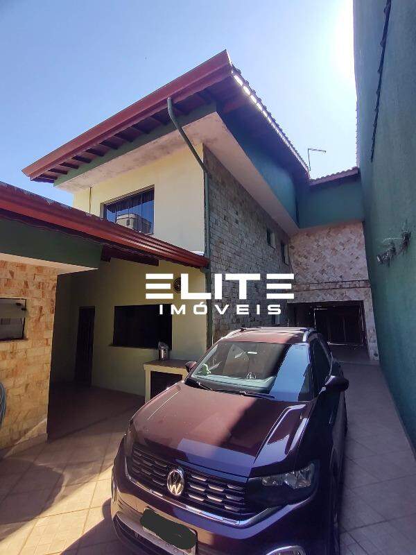 Sobrado à venda no Vila Helena: Quintal 