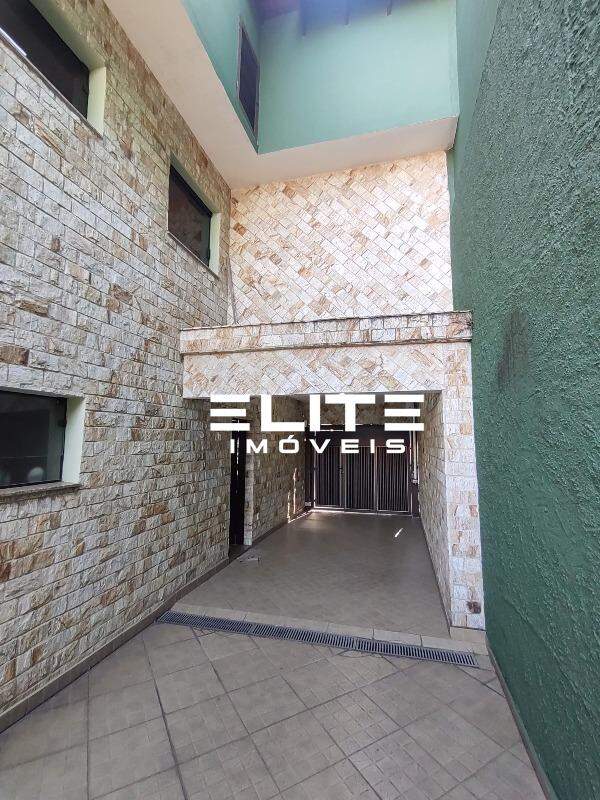 Sobrado à venda no Vila Helena: Garagem