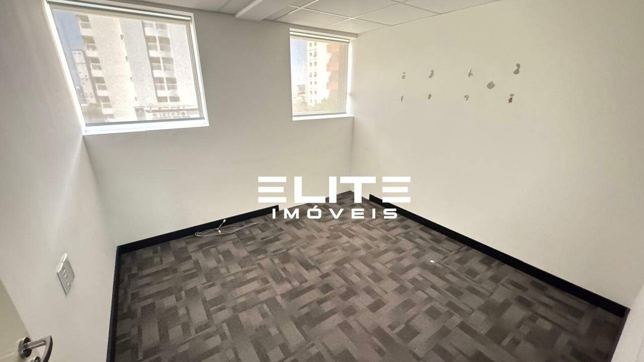 Sala à venda no Vila Assunção: 