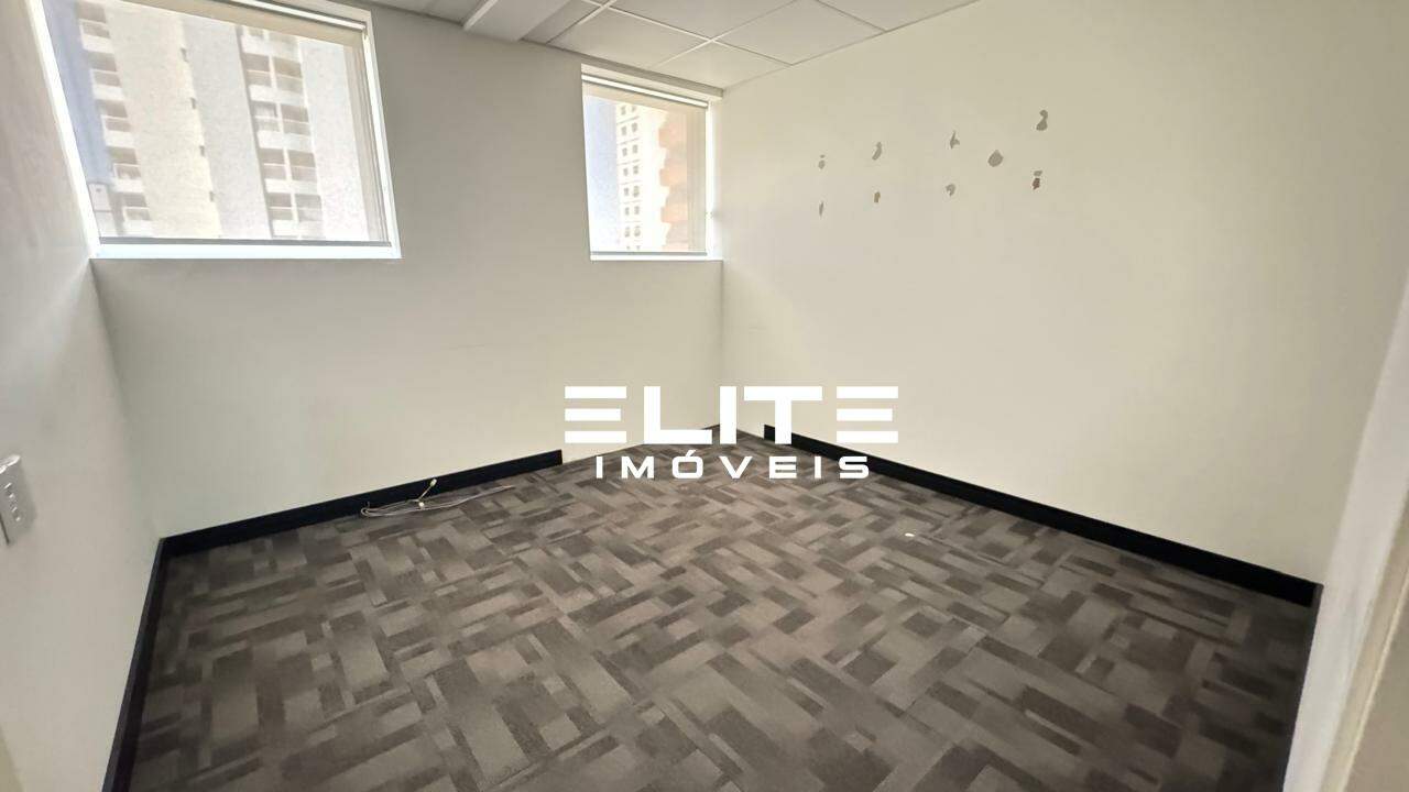 Sala à venda no Vila Assunção: 