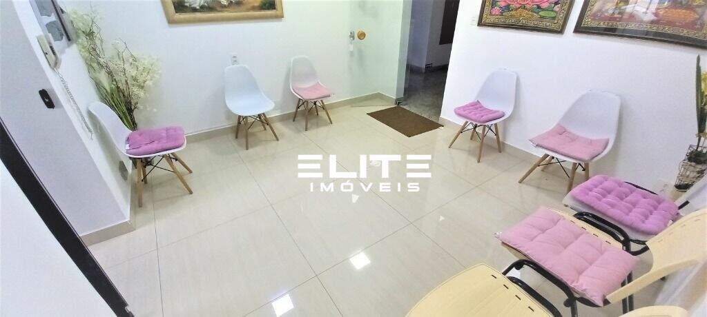 Sala à venda no Centro: 