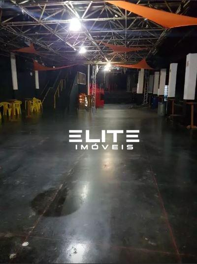 Prédio para aluguel no Centro: 