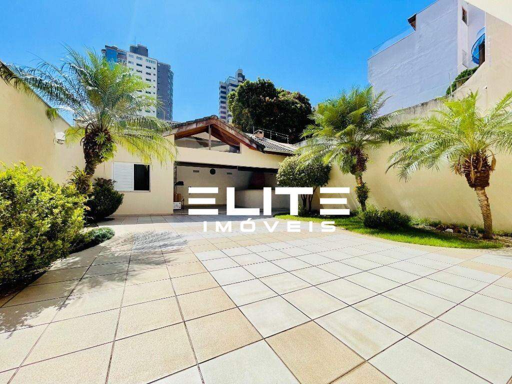 Sobrado para aluguel no Bairro Jardim: 