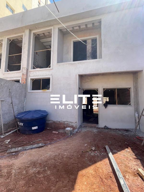 Sobrado à venda no Campestre: 