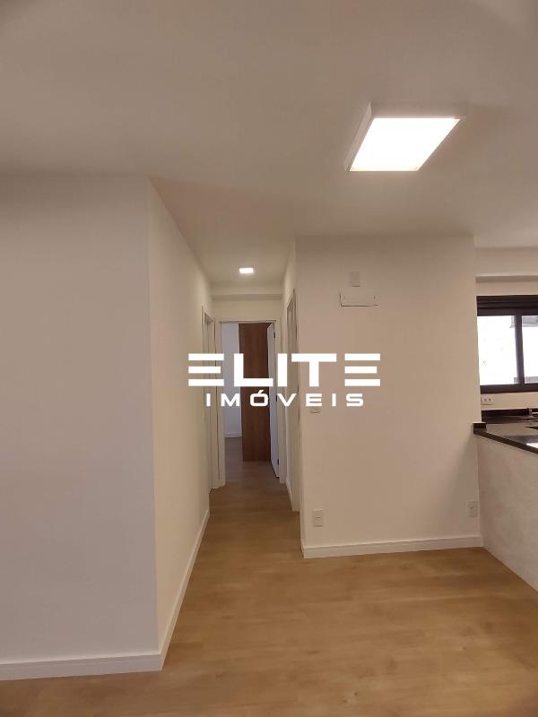 Apartamento à venda no Santa Terezinha: corredor acesso dormitório