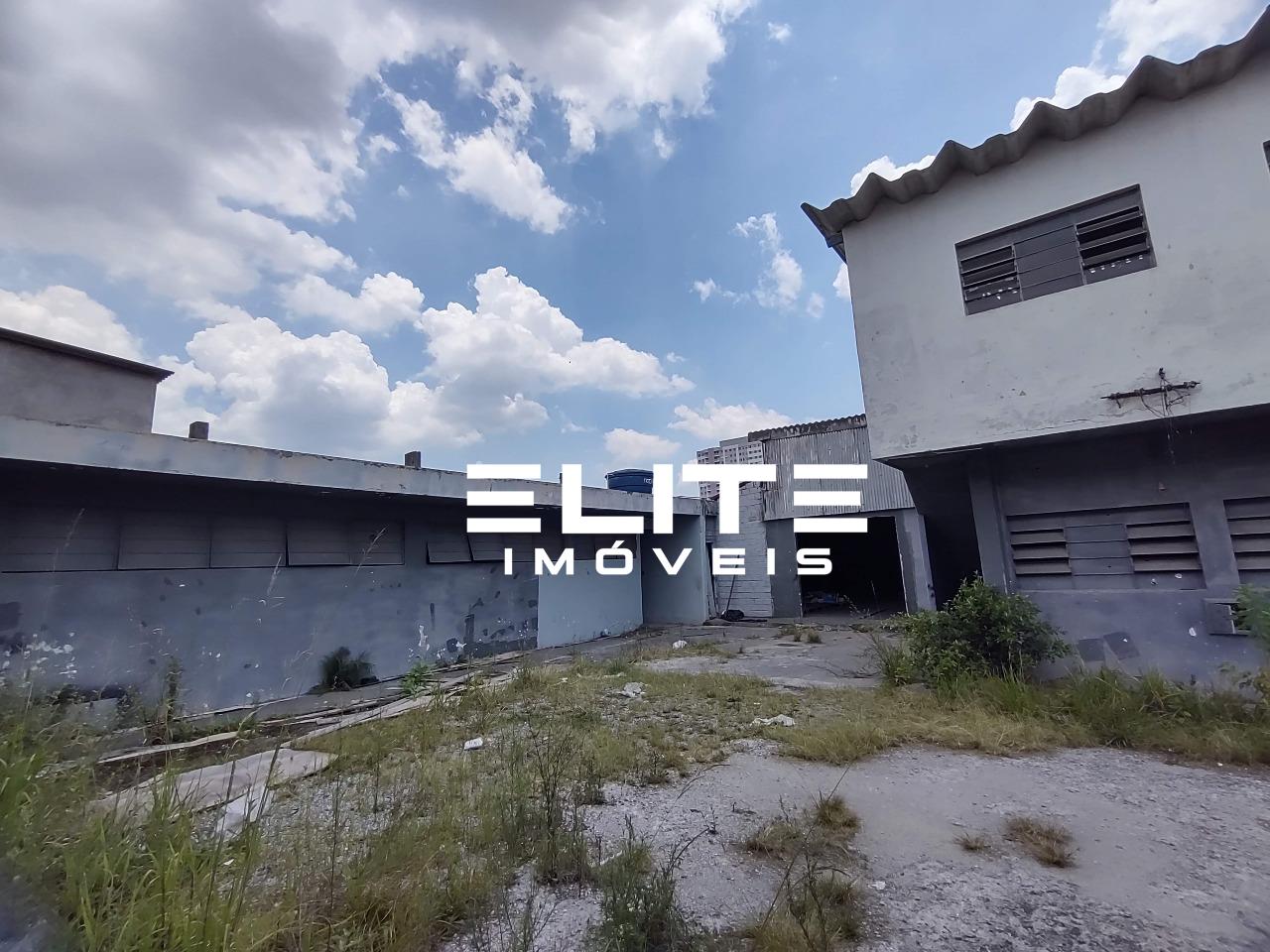 Galpão para aluguel no Bairro Jardim: estacionamento