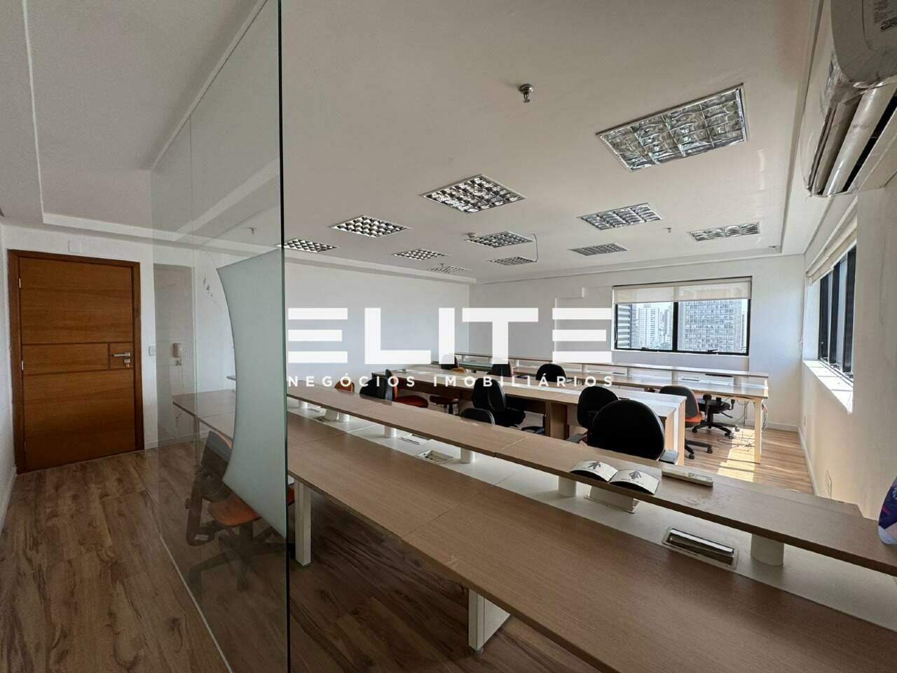 Sala comercial à venda no Centro: 