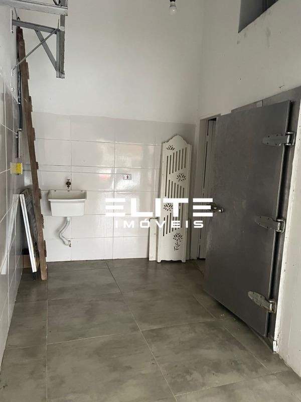 Salão para aluguel no Santa Maria: 