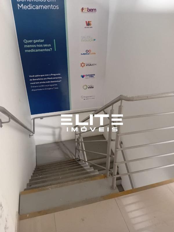 Galpão para aluguel no Bairro Jardim: acesso mezanino