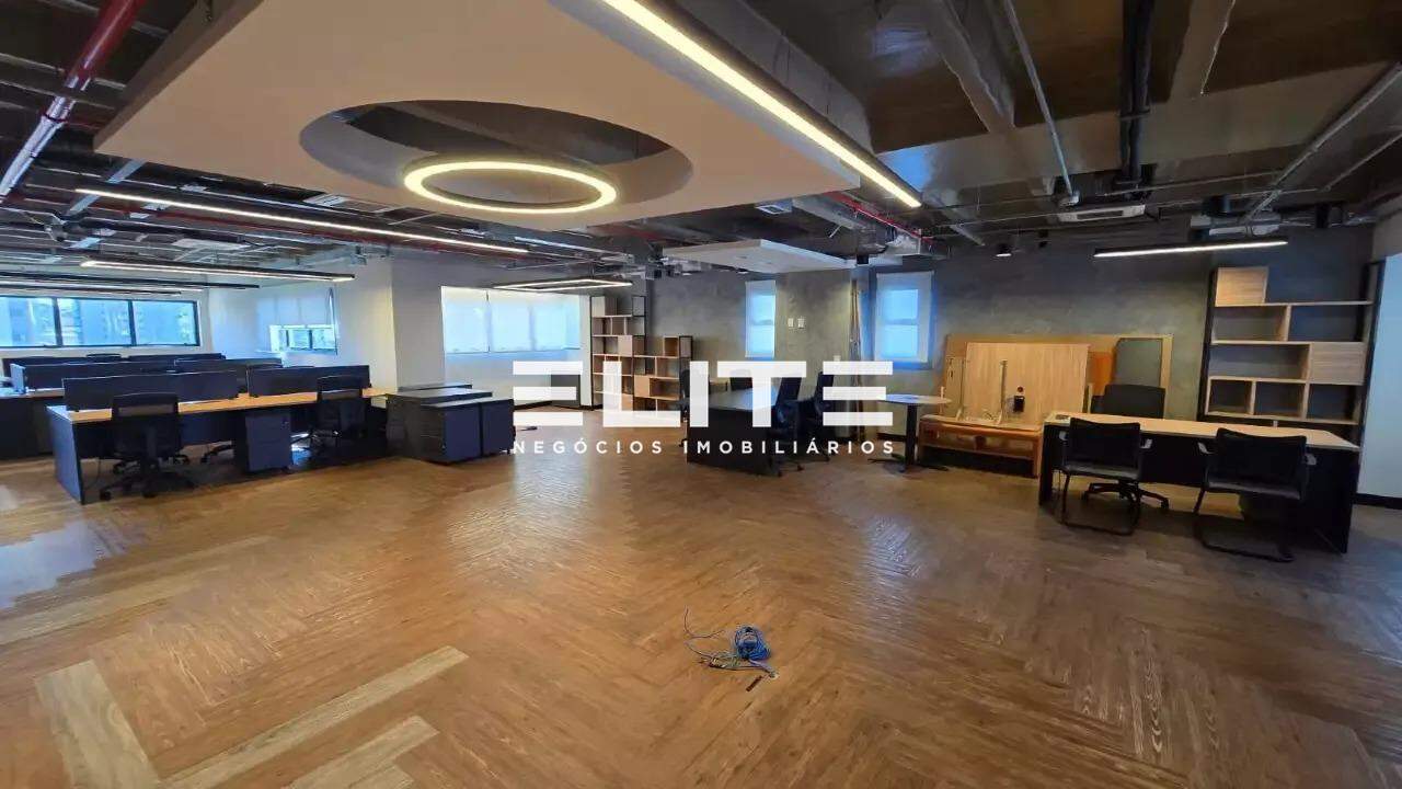 Andar Corporativo à venda no Jardim: Entrada principal 