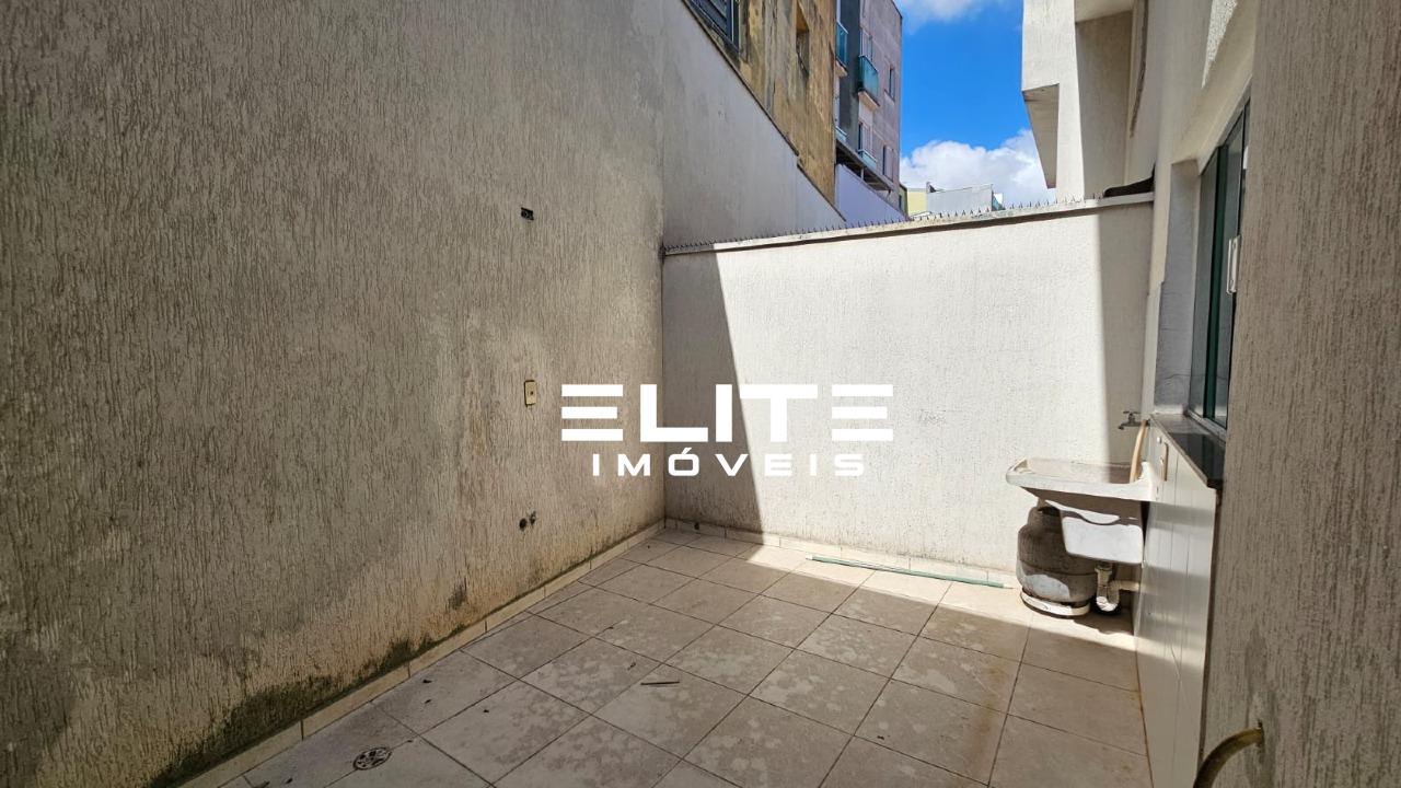 Sobrado à venda no Jardim Stella: 