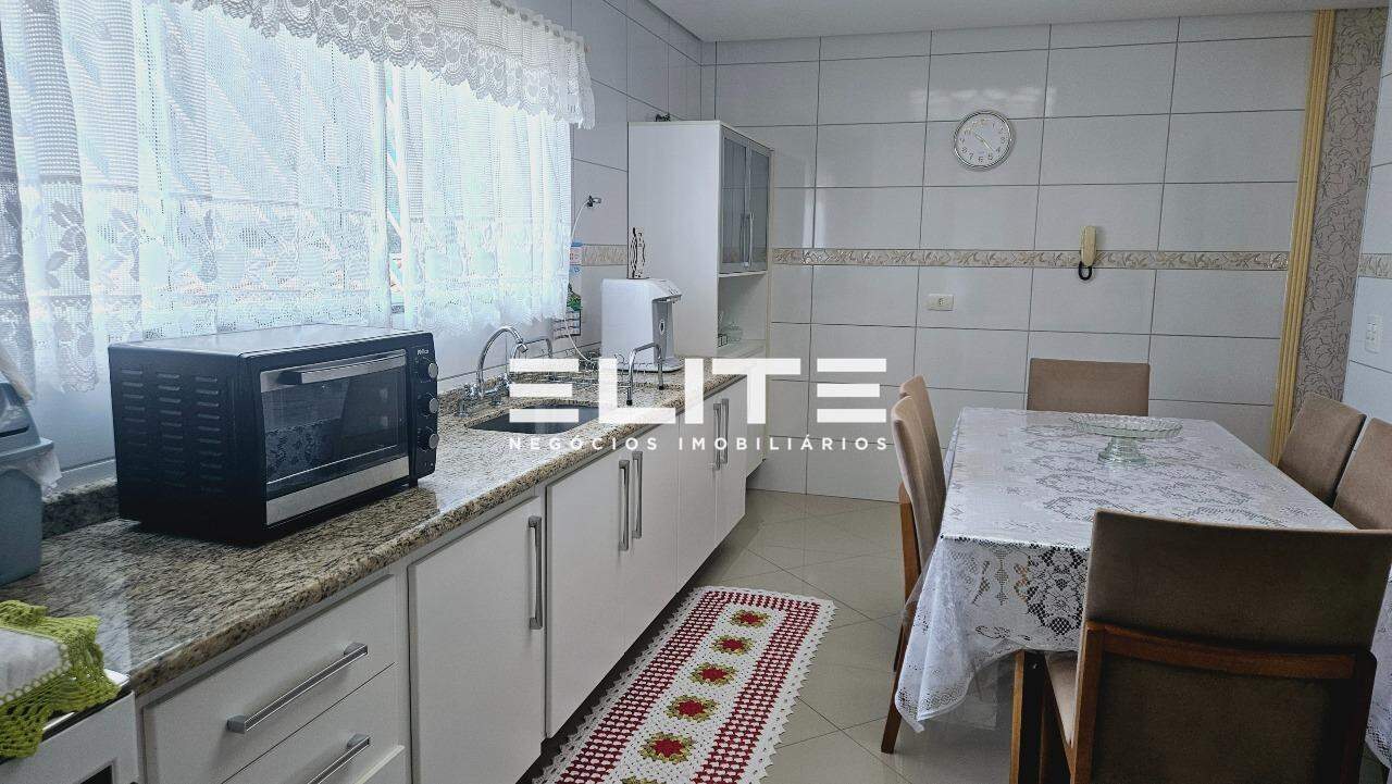 Casa Assobradada à venda no Jardim Stella: 