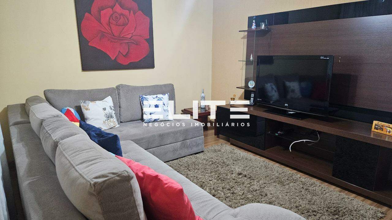 Casa Assobradada à venda no Jardim Stella: 