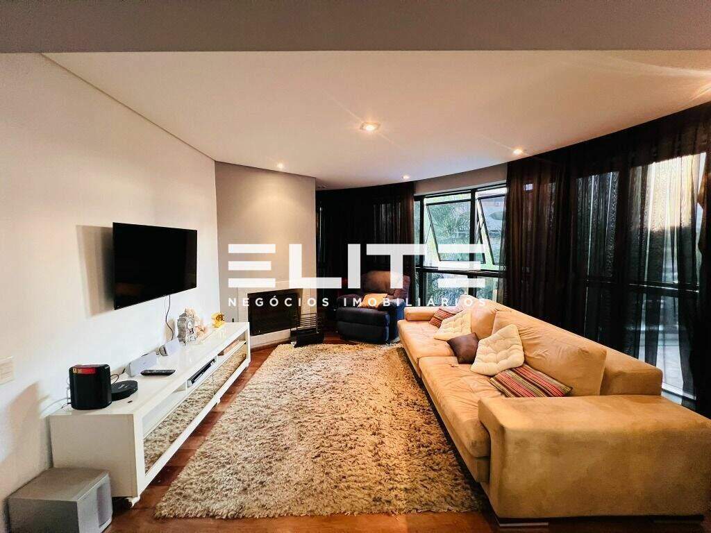 Apartamento para aluguel no Bairro Jardim: 