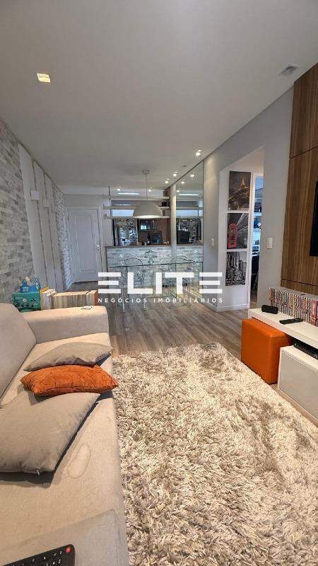 Apartamento à venda no Baeta Neves: 