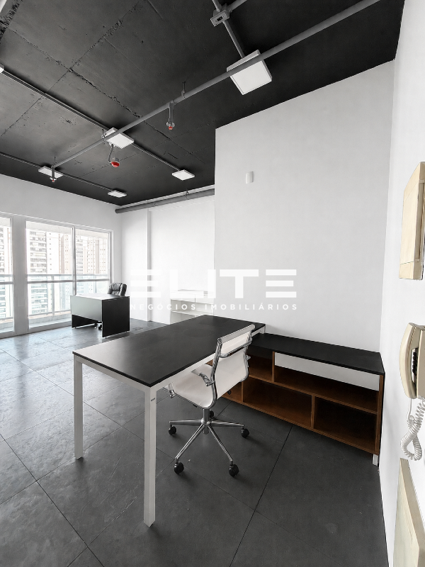 Sala à venda no Vila Baeta Neves: 