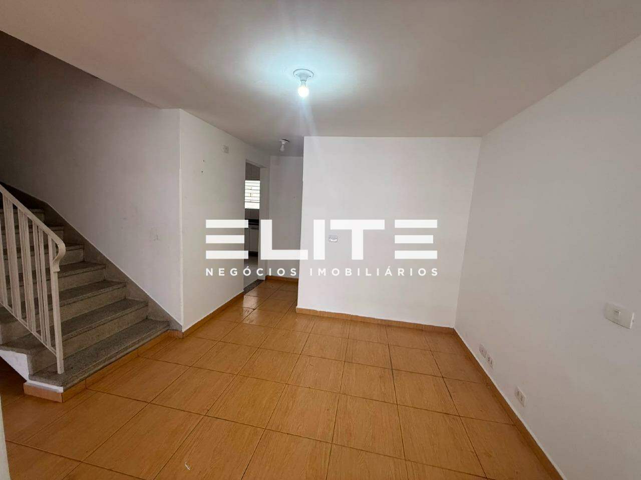 Casa comercial para aluguel no Pinheirinho: 