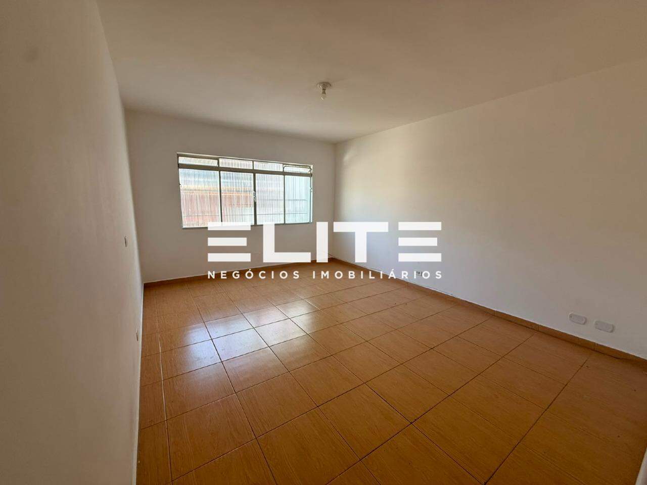 Casa comercial para aluguel no Pinheirinho: 