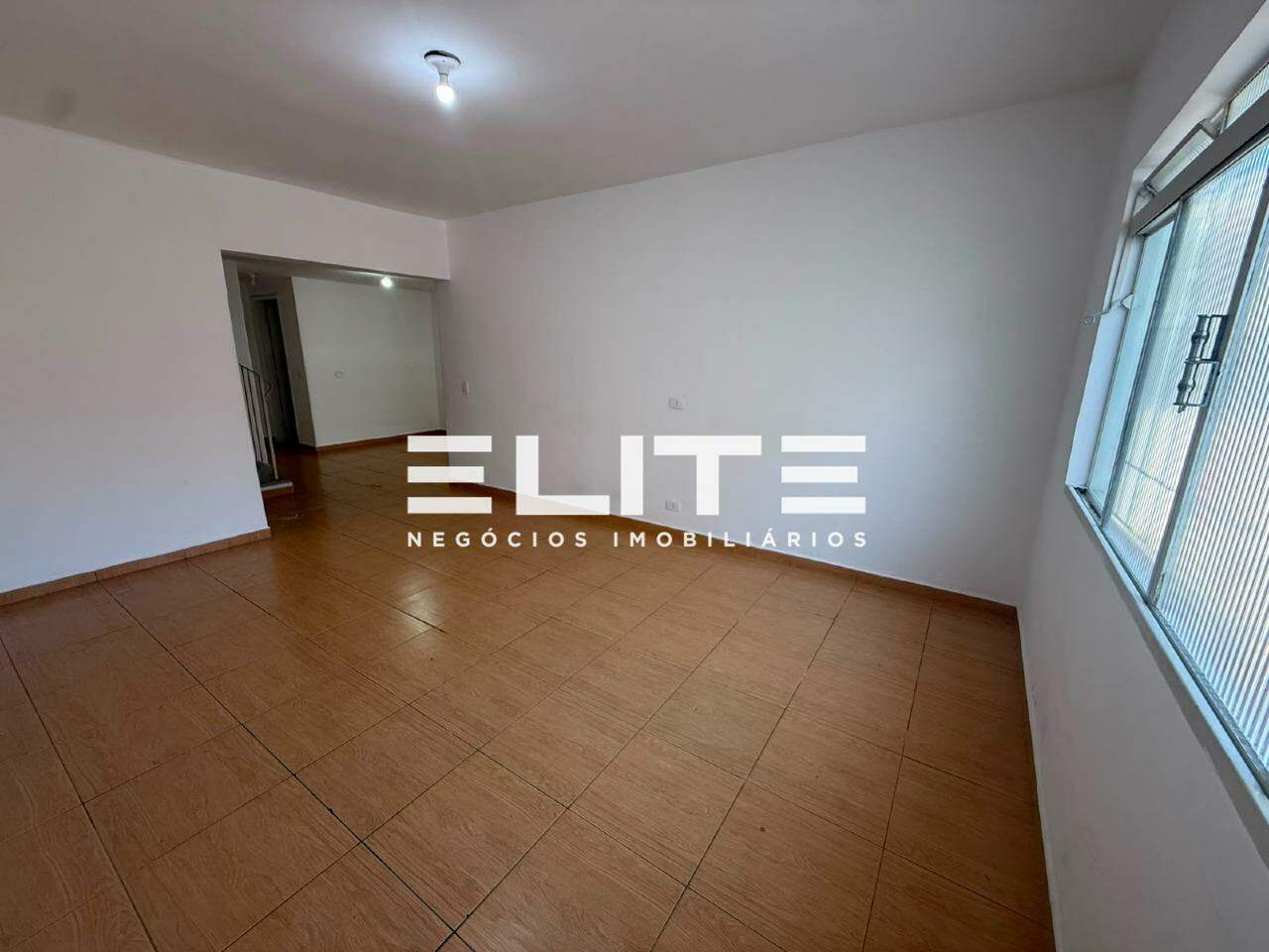 Casa comercial para aluguel no Pinheirinho: 